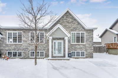 Wendover Semi-Detached for sale: 4 bedroom (Listed 2023-12-08)